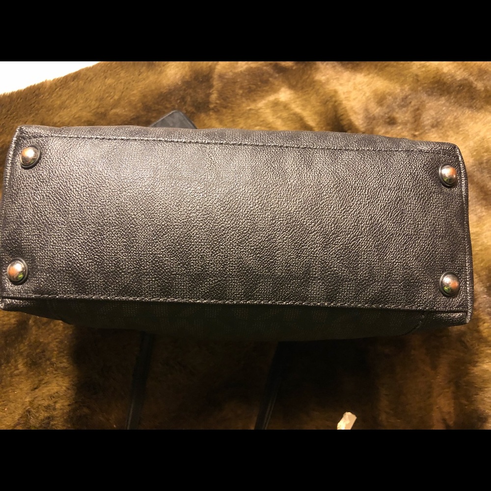 Michael Kors set - Picture 2 of 3